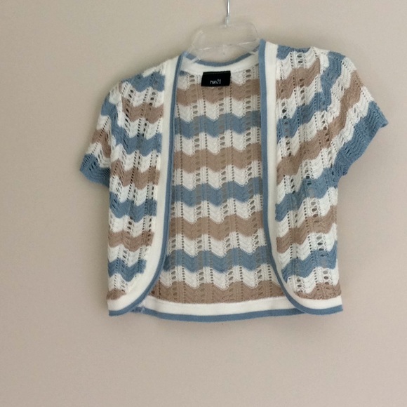 Rue21 Tops - Pretty lightweight cardigan